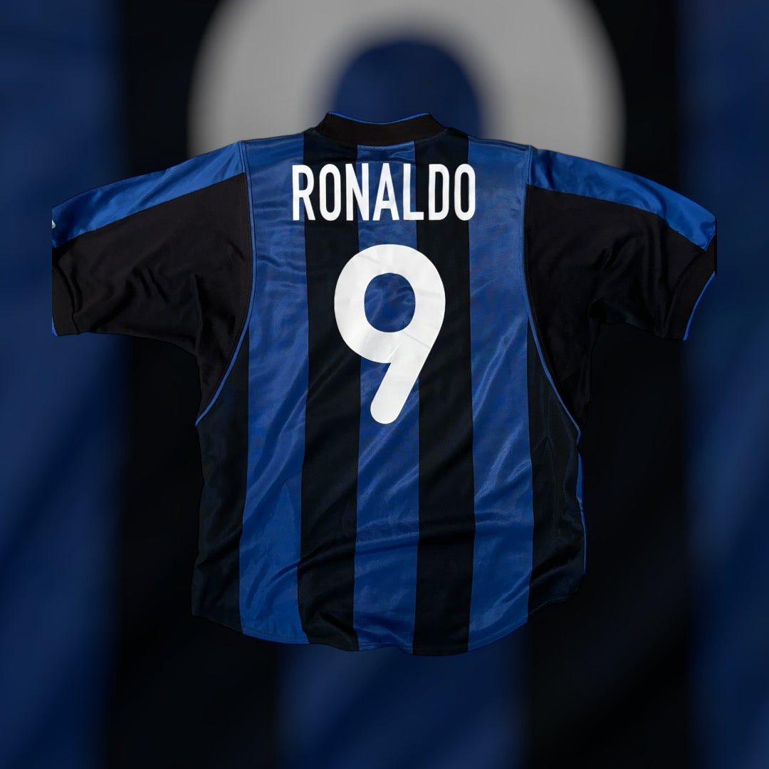 Ronaldo Nazario #9 2000/2001 Inter Milan Home Kit (Medium)