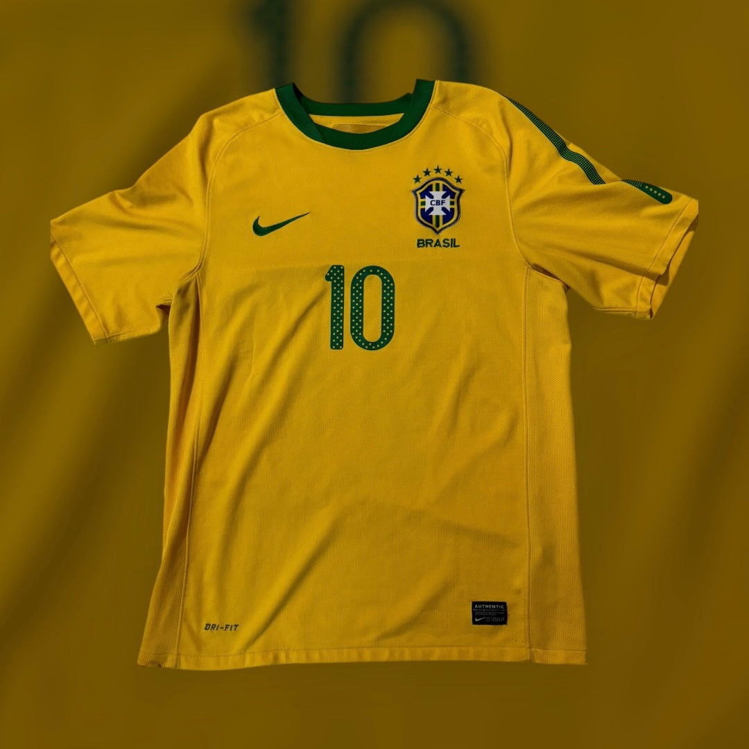 Kaka #10 Brazil 2010 Home Kit (Medium)