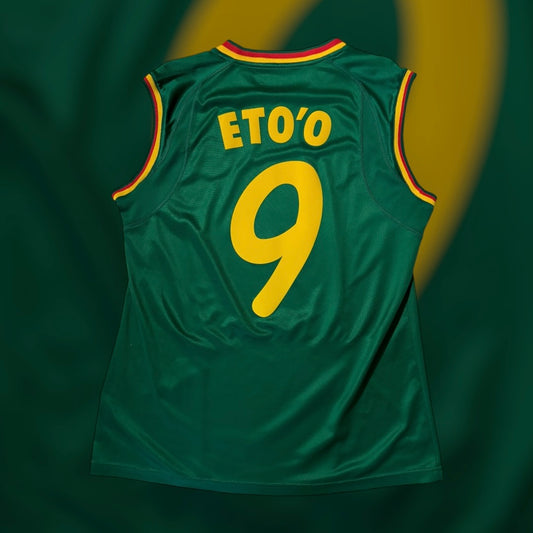 Samuel Eto'o #9 2002 Cameroon "Vest" Home Kit (Medium)