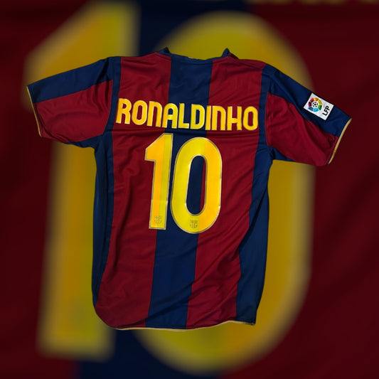 Ronaldinho #10 2007/2008 Barcelona Home Kit (Medium)