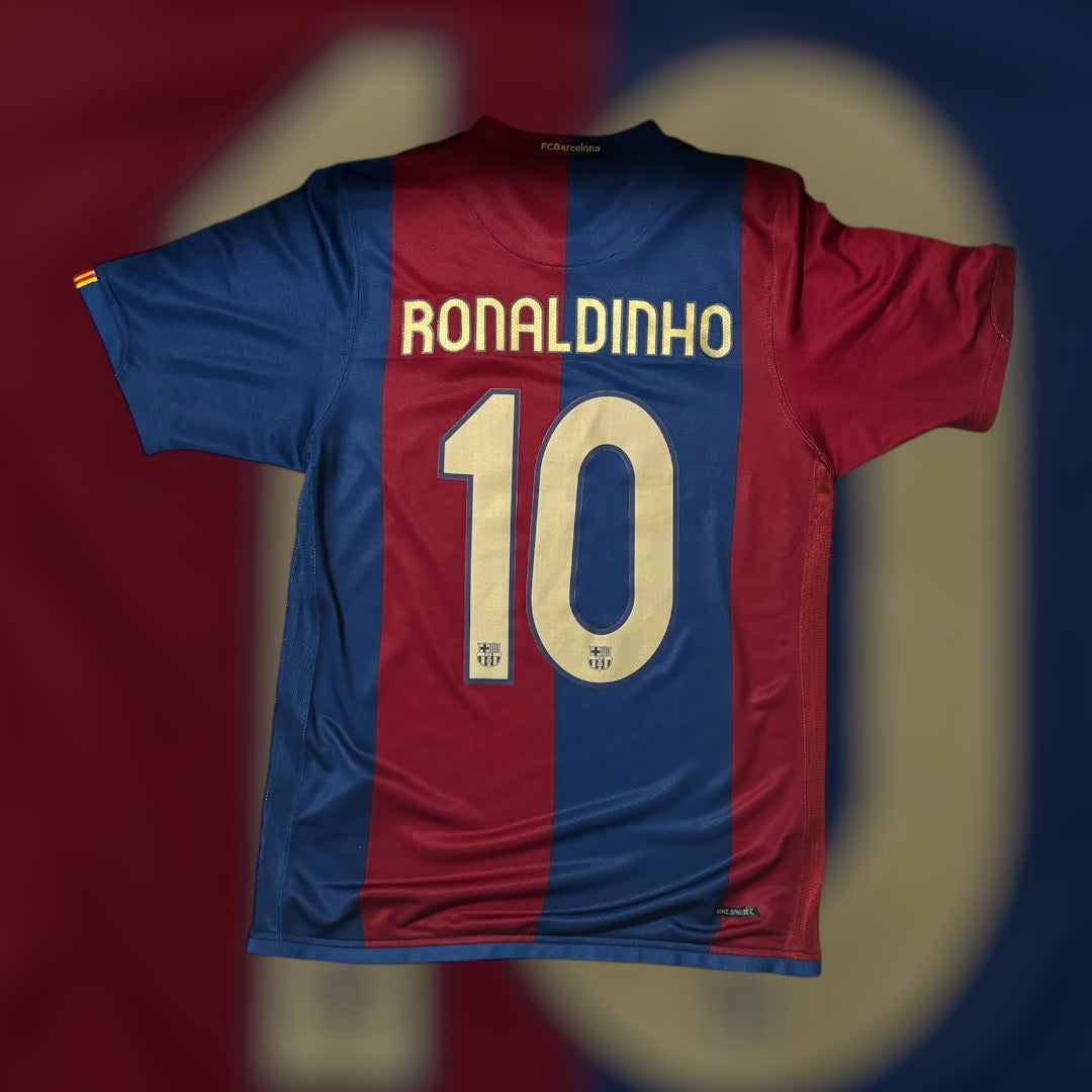 Ronaldinho #10 2006/2007 Barcelona Home Kit (Small)