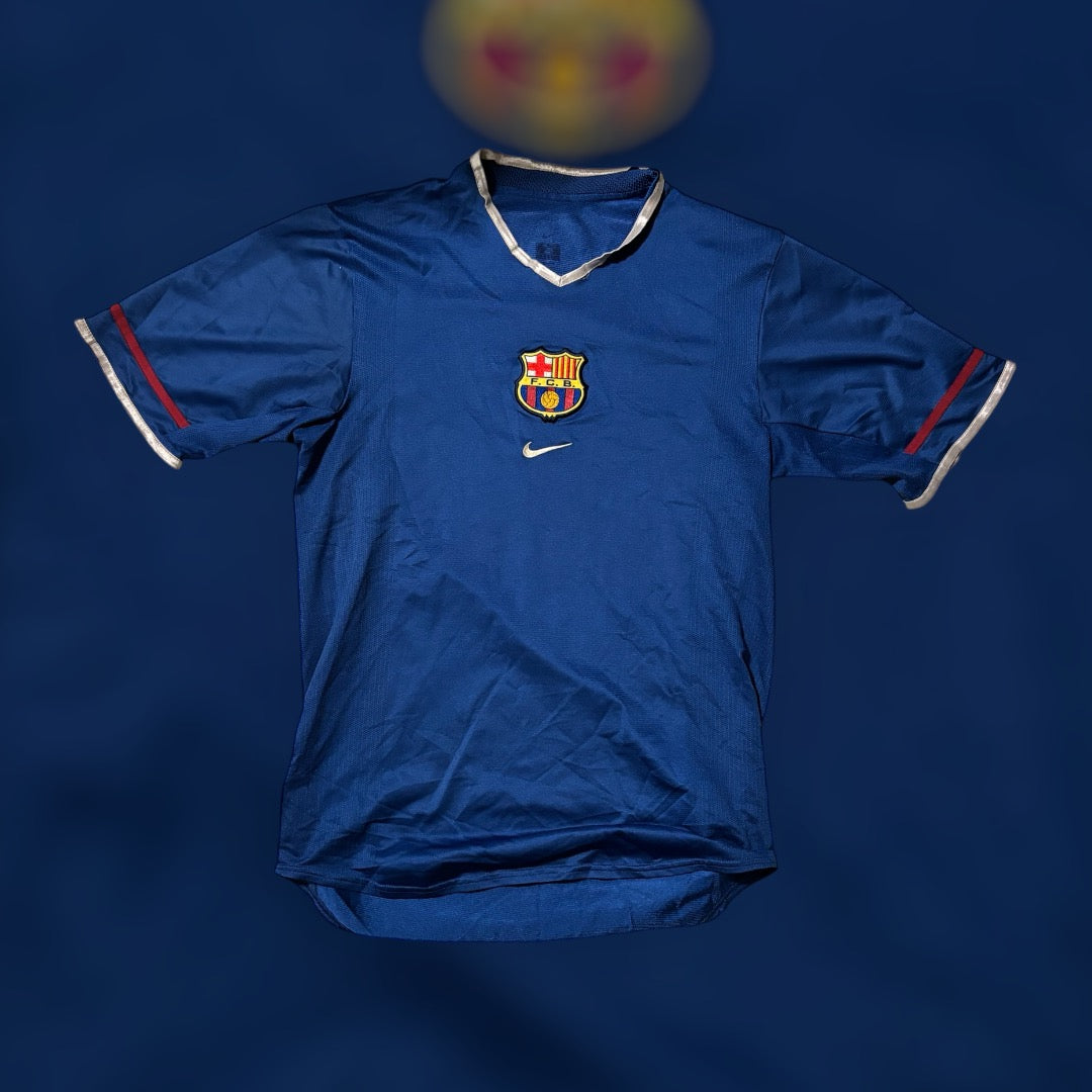 Xavi #6 2001/2002 Barcelona Third Kit (Medium)