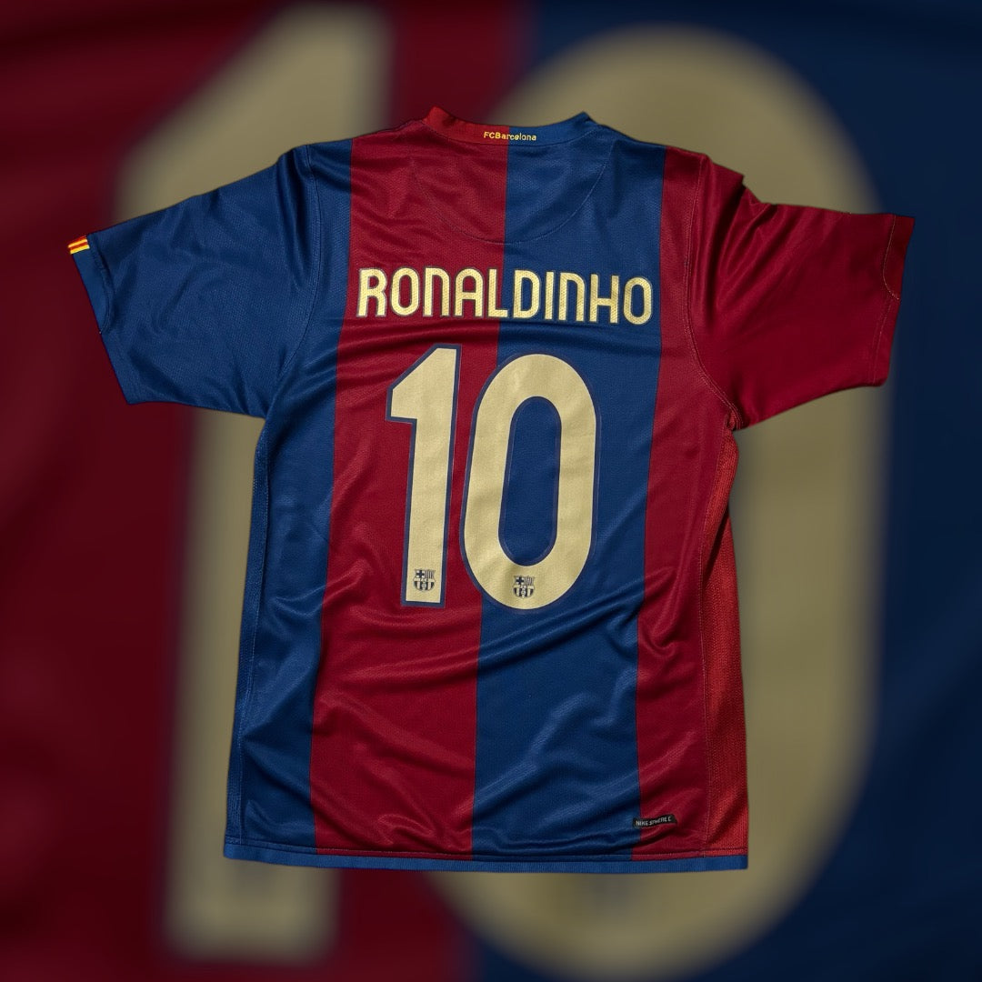 Ronaldinho #10 2006-2007 Barcelona Home Kit (Small)