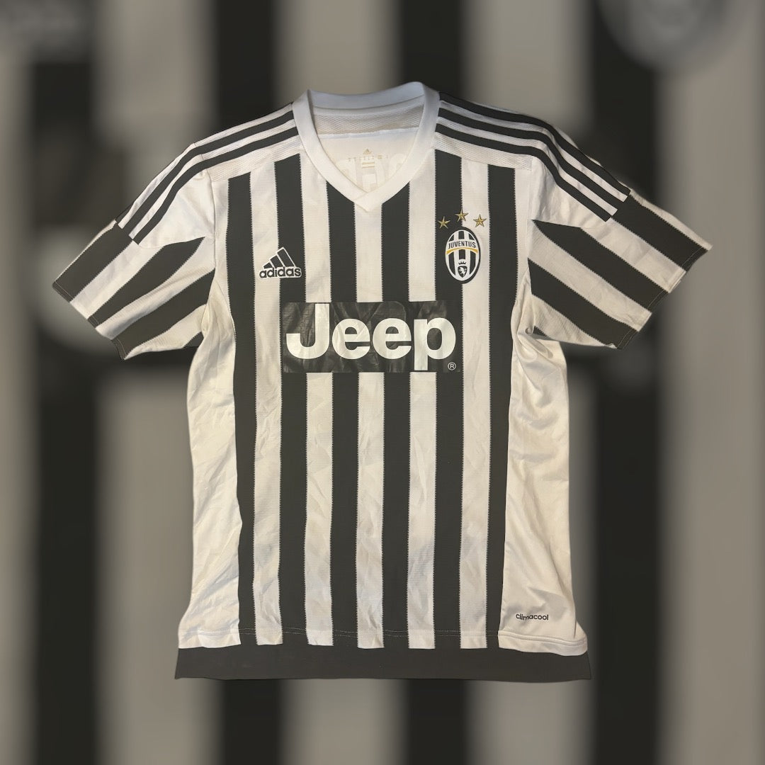 Paul Pogba #10 2015/2016 Juventus Home Kit (Medium)